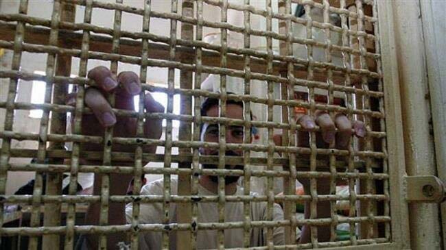 Palestinian prisoners to begin mass hunger strike to protest jail condition, mistreatment